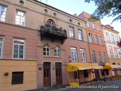 Zveju Str. 7, 2012.