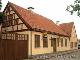 Bruzes Str. 2; Skerdeju Str. 12, 2002.