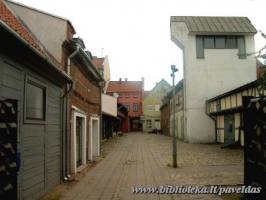 Tiltu Str. 26, 26a, 2002.