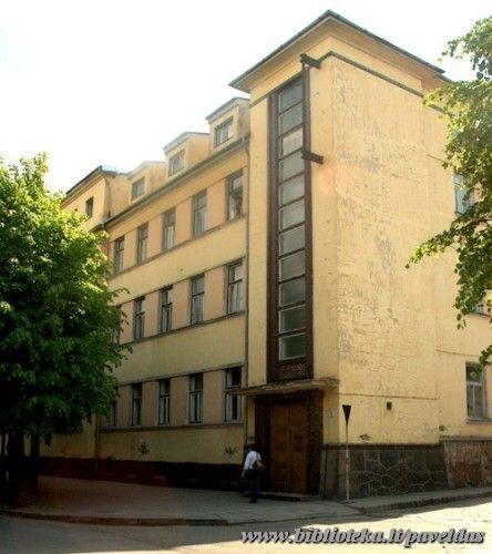 15 St. Simkaus St. 2002.