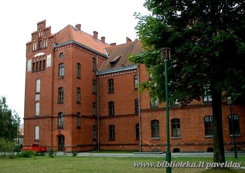 Complex of barracks ( 84 H. Manto St.) 2002.